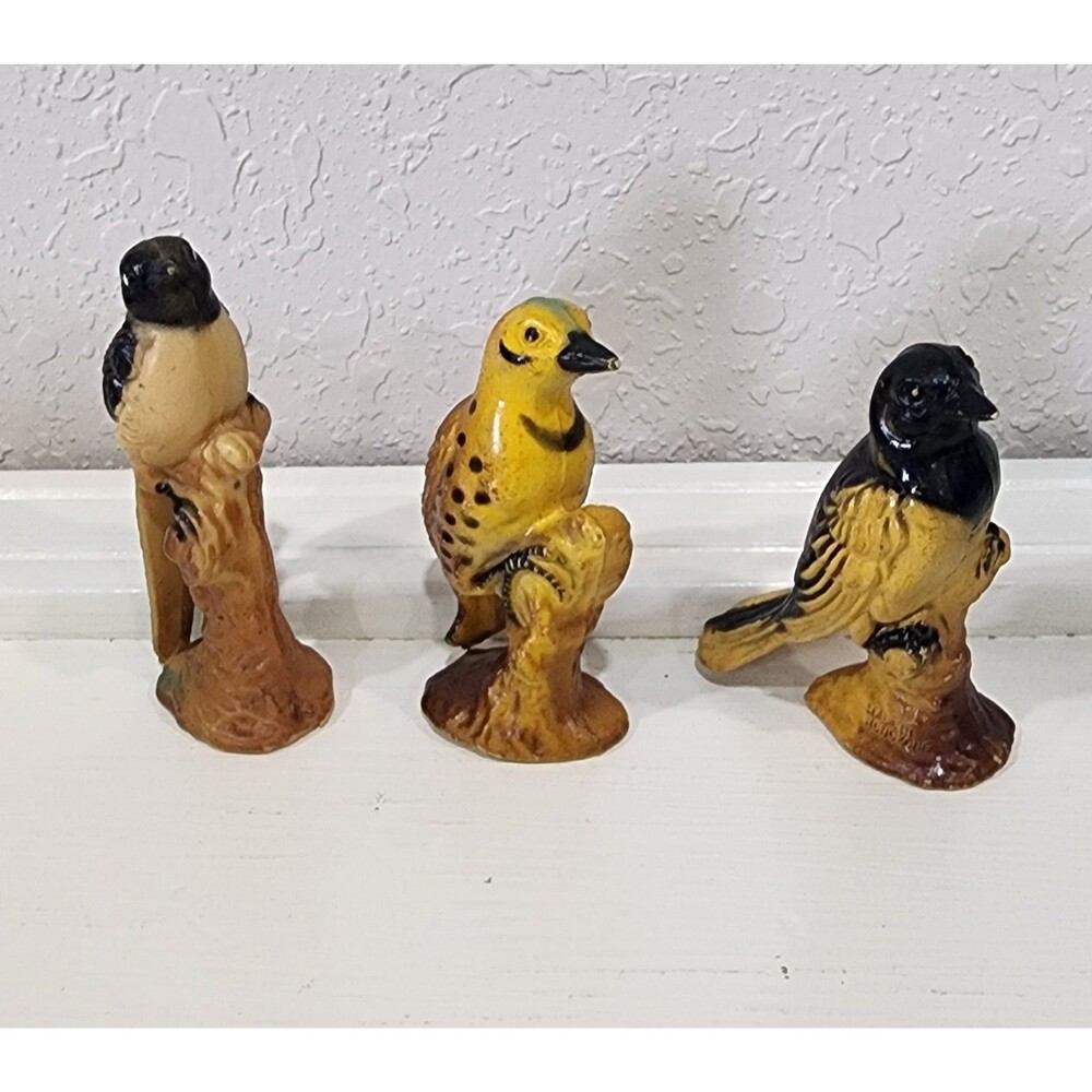 MCM Vintage Hard Plastic Miniature Bird Figurine Lot 3 Perched on Tree Stump